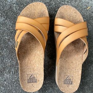 Reef cushion bloom Hi platform sandals size 40